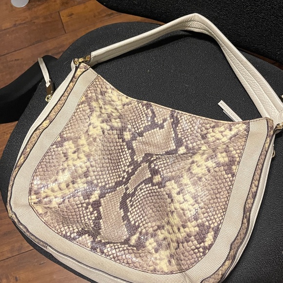 Michael Kors Purse,Snake Skin Patterns - Picture 5 of 7